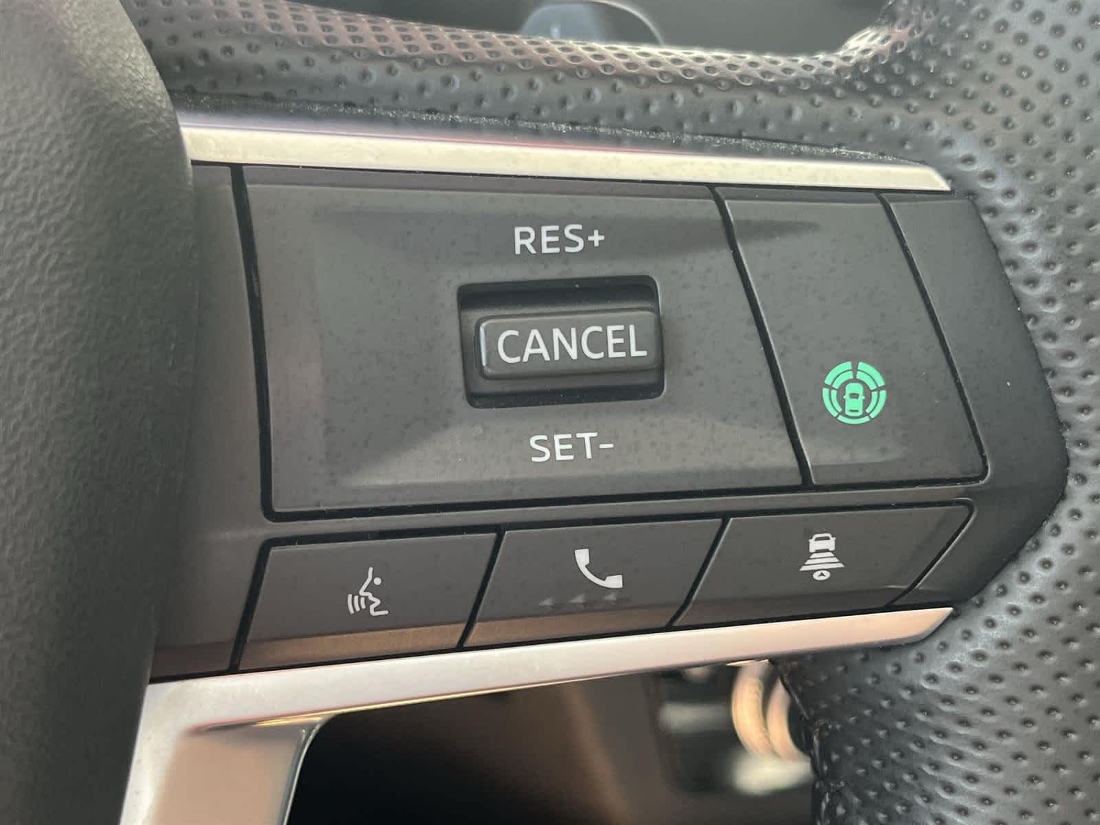 Thumbnail: 2024 Mitsubishi Outlander - 30