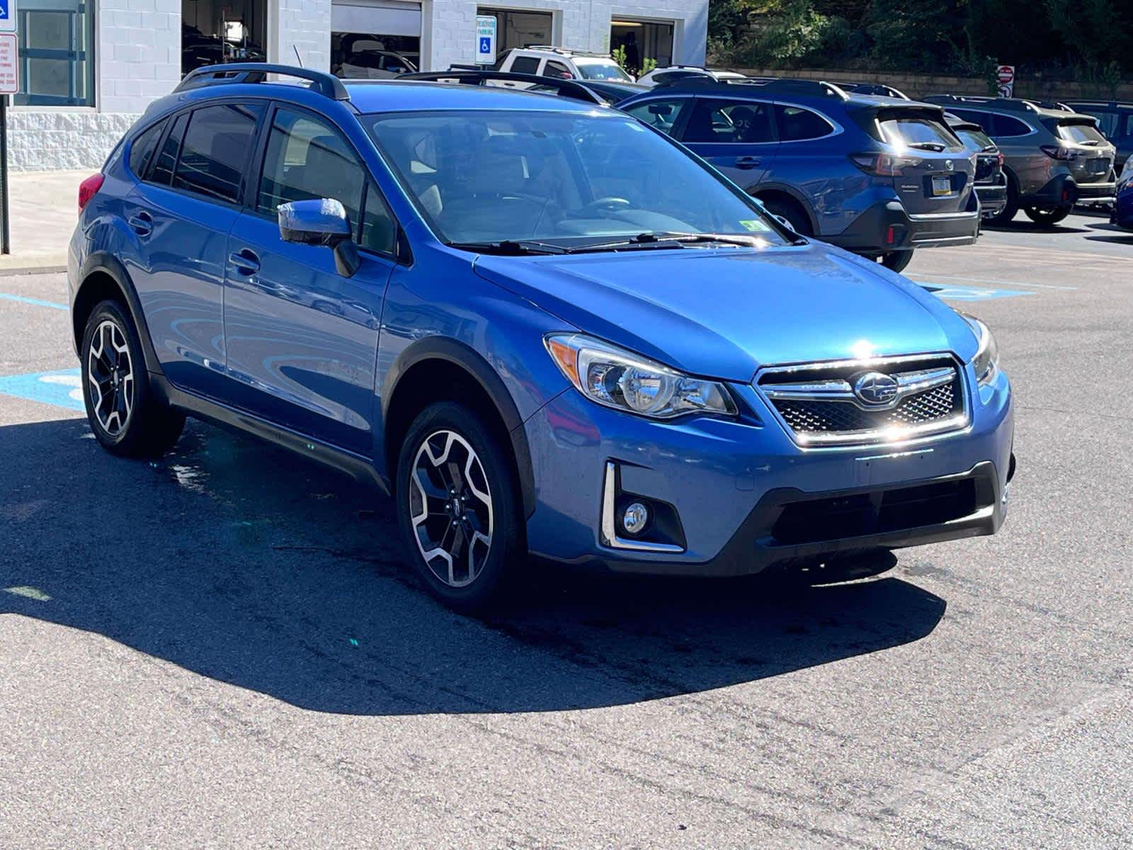 Thumbnail: 2017 Subaru Crosstrek - 4