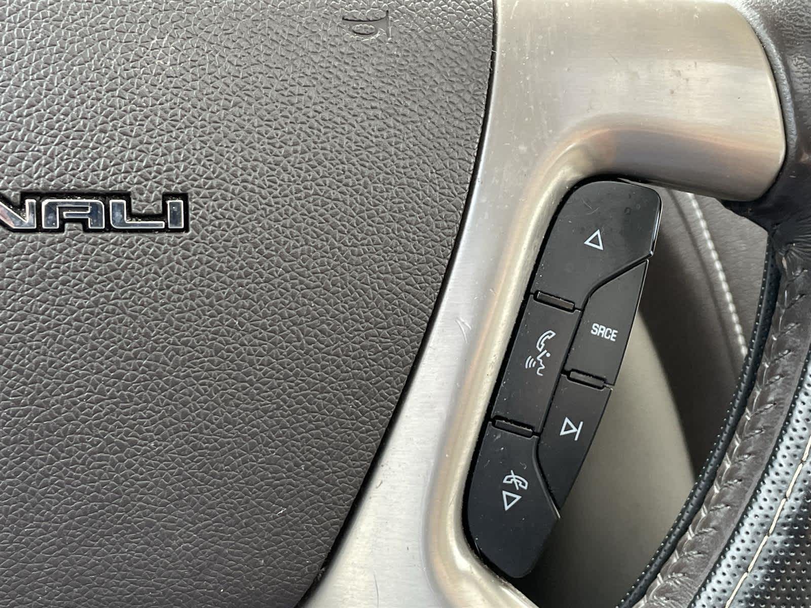 Thumbnail: 2013 GMC Acadia - 21