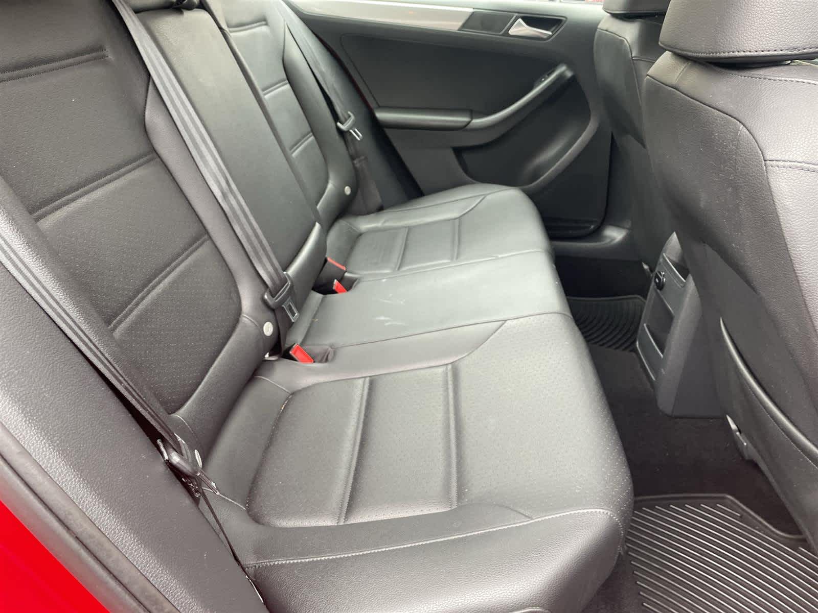 Thumbnail: 2015 Volkswagen Jetta - 17