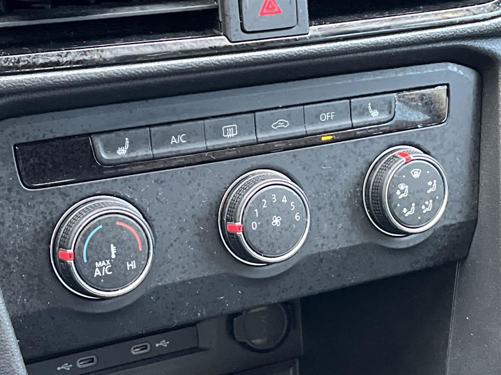 Thumbnail: 2022 Volkswagen Taos - 21