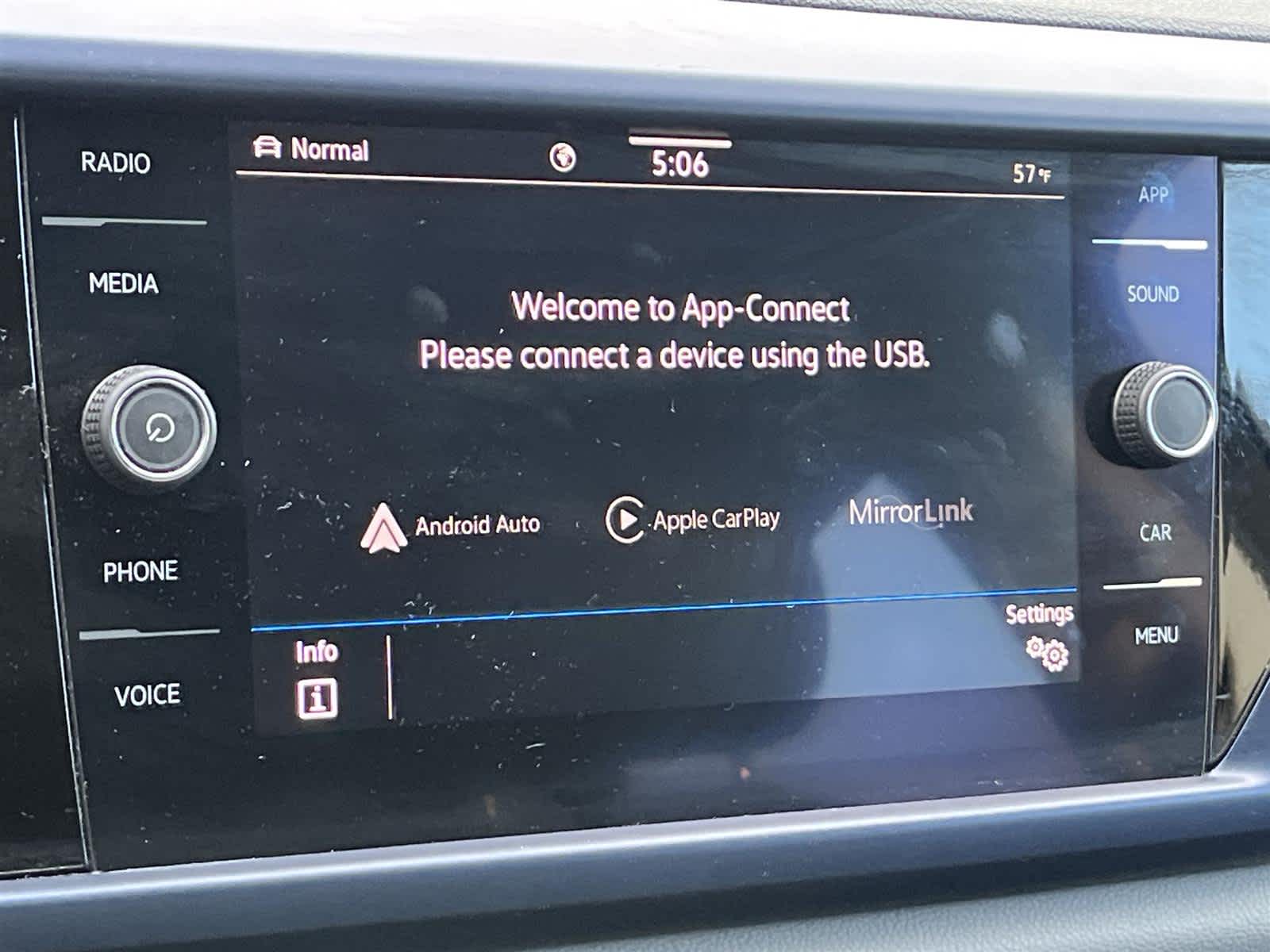 Thumbnail: 2022 Volkswagen Taos - 19