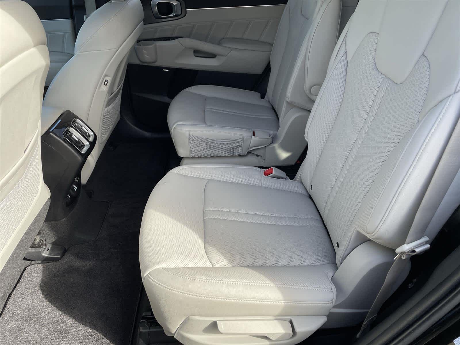 Thumbnail: 2023 Kia Sorento - 15