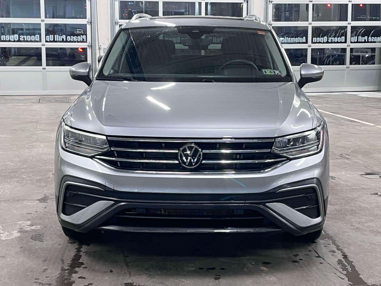 Thumbnail: 2022 Volkswagen Tiguan - 8