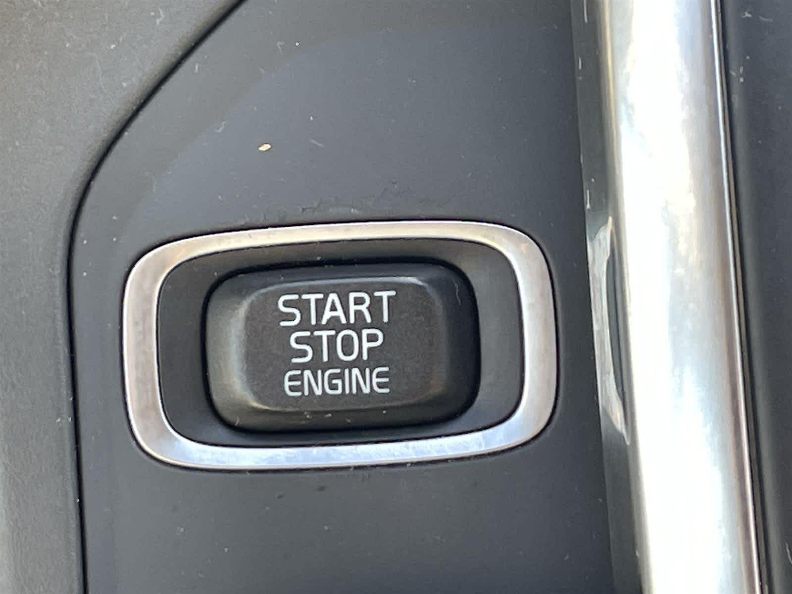 Thumbnail: 2016 Volvo XC60 - 30