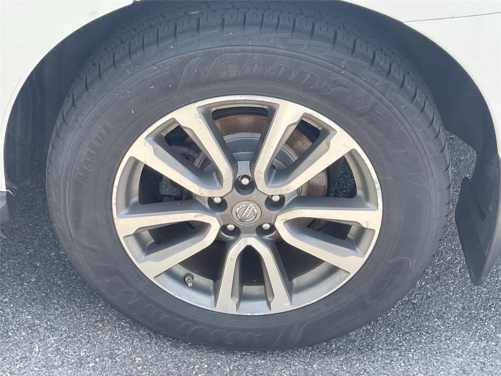 Thumbnail: 2015 Nissan Pathfinder - 8