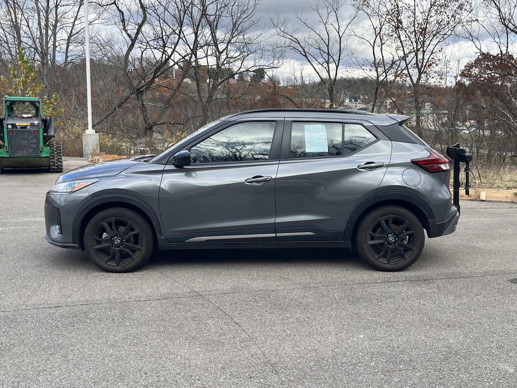 Used 2024 Nissan Kicks SR SUV