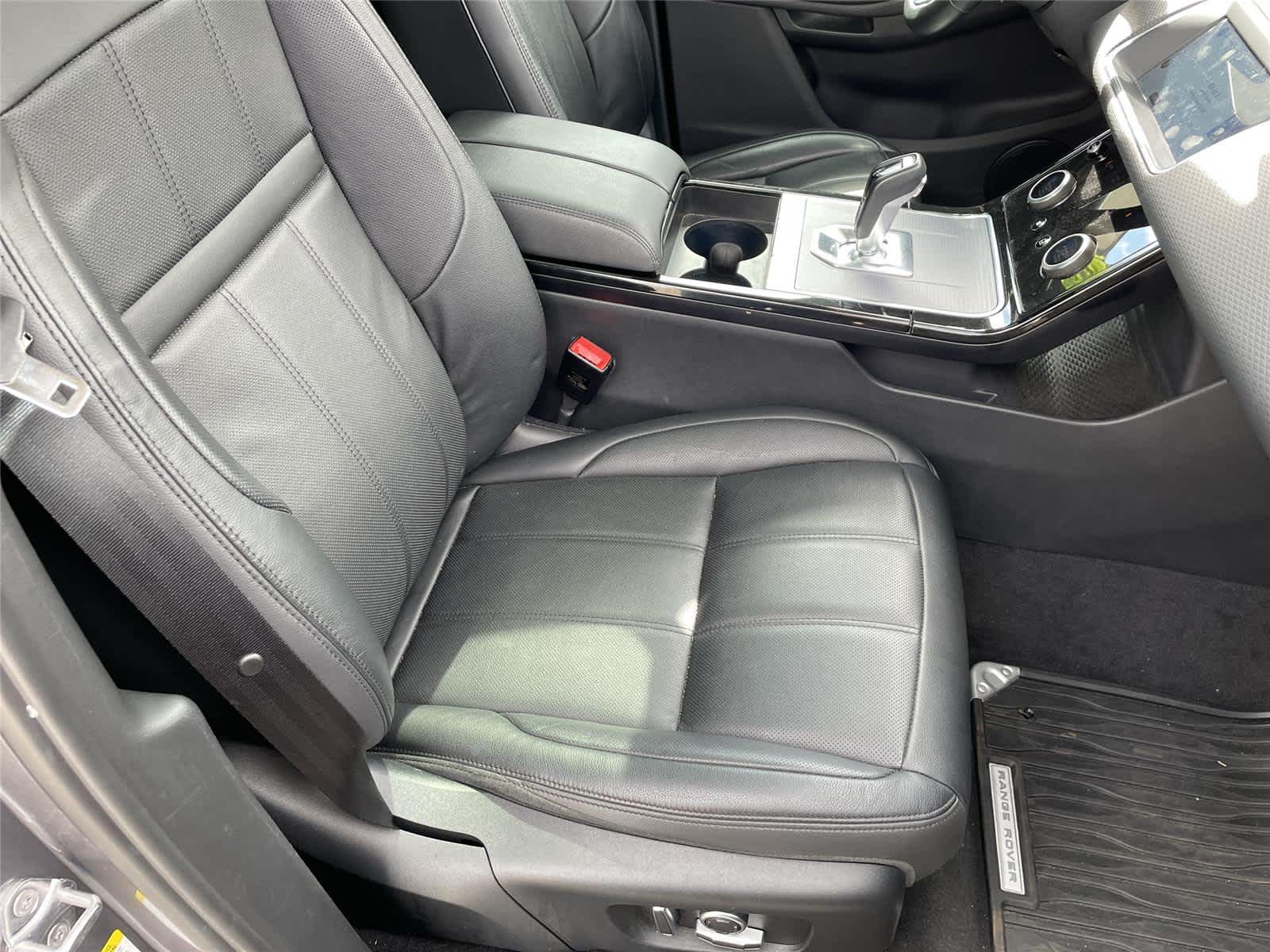 Thumbnail: 2021 Land Rover Range Rover Evoque - 18