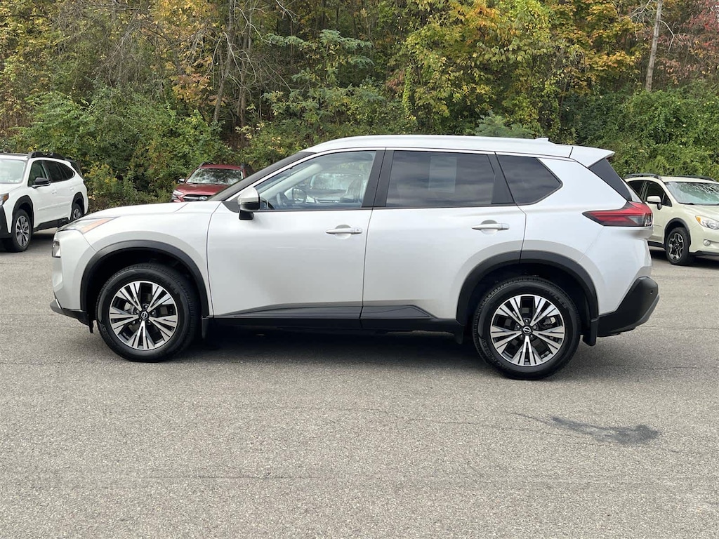 Used 2022 Nissan Rogue SV SUV