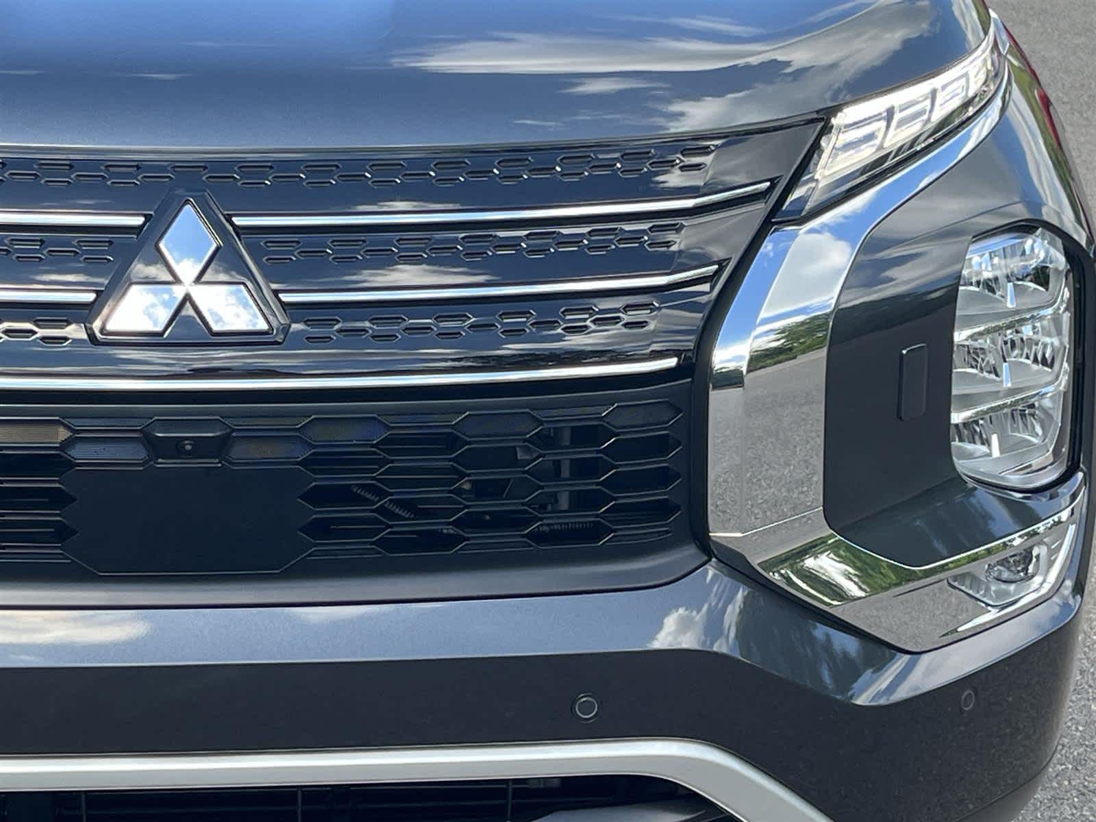 Thumbnail: 2024 Mitsubishi Outlander - 9