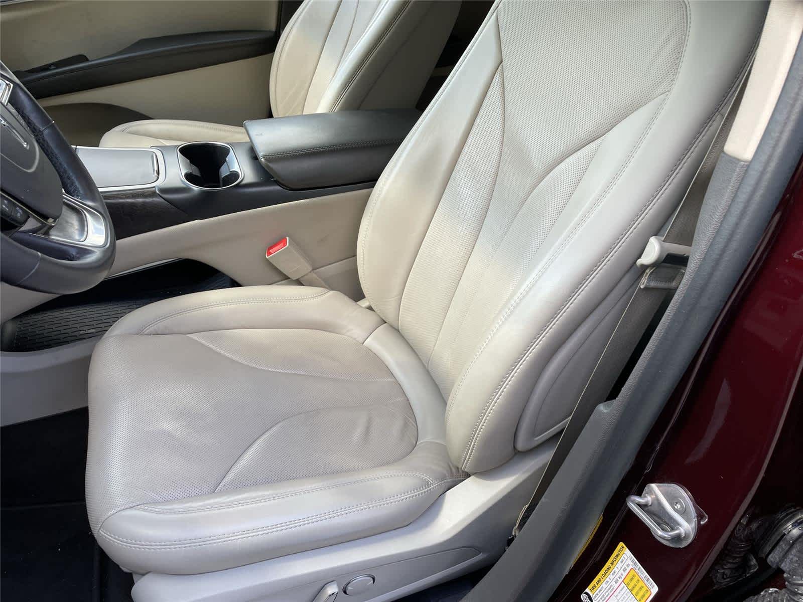 Thumbnail: 2019 Lincoln Nautilus - 9