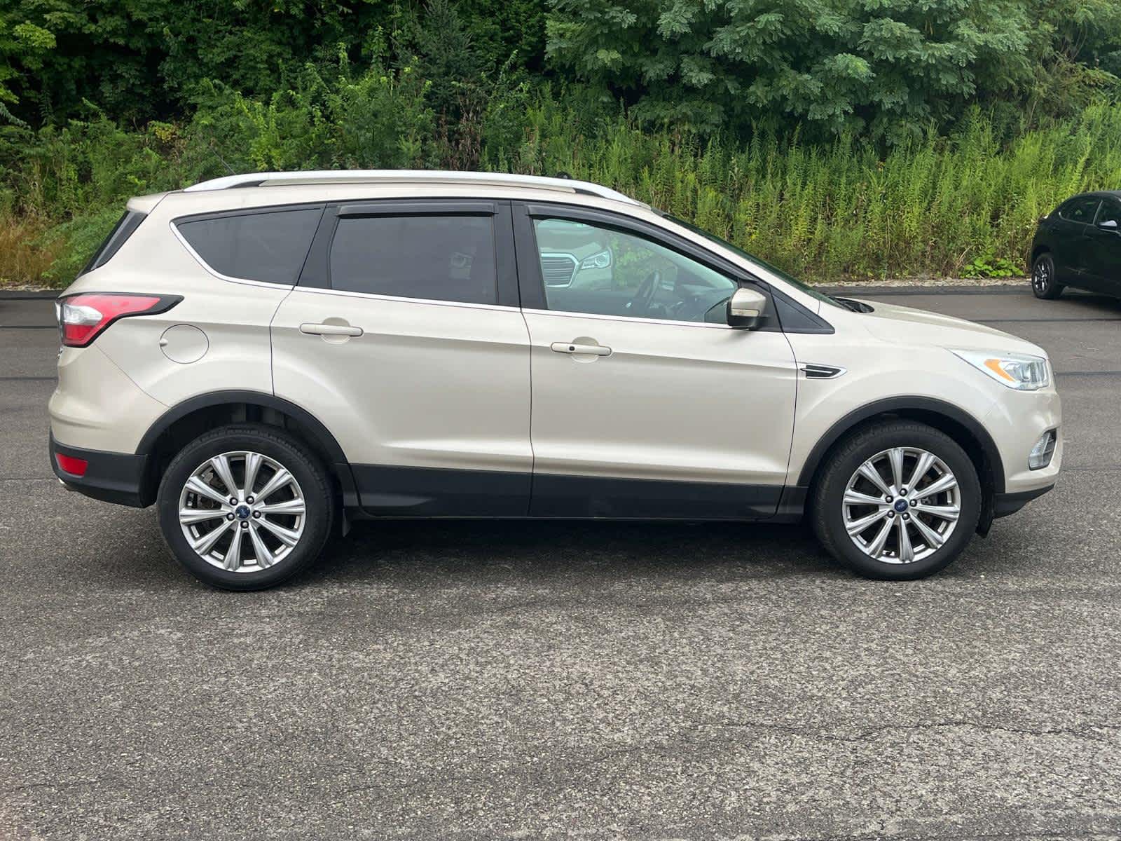 Thumbnail: 2017 Ford Escape - 6