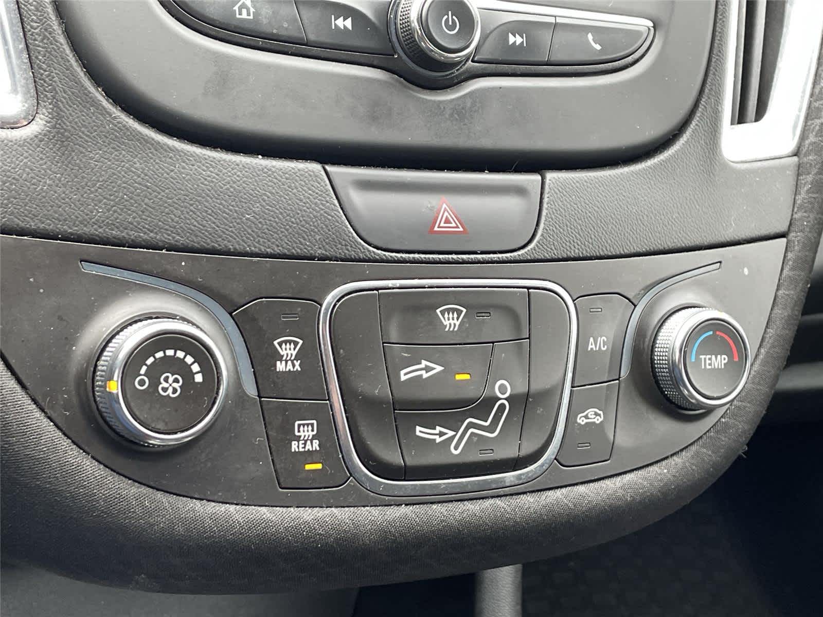 Thumbnail: 2017 Chevrolet Malibu - 15