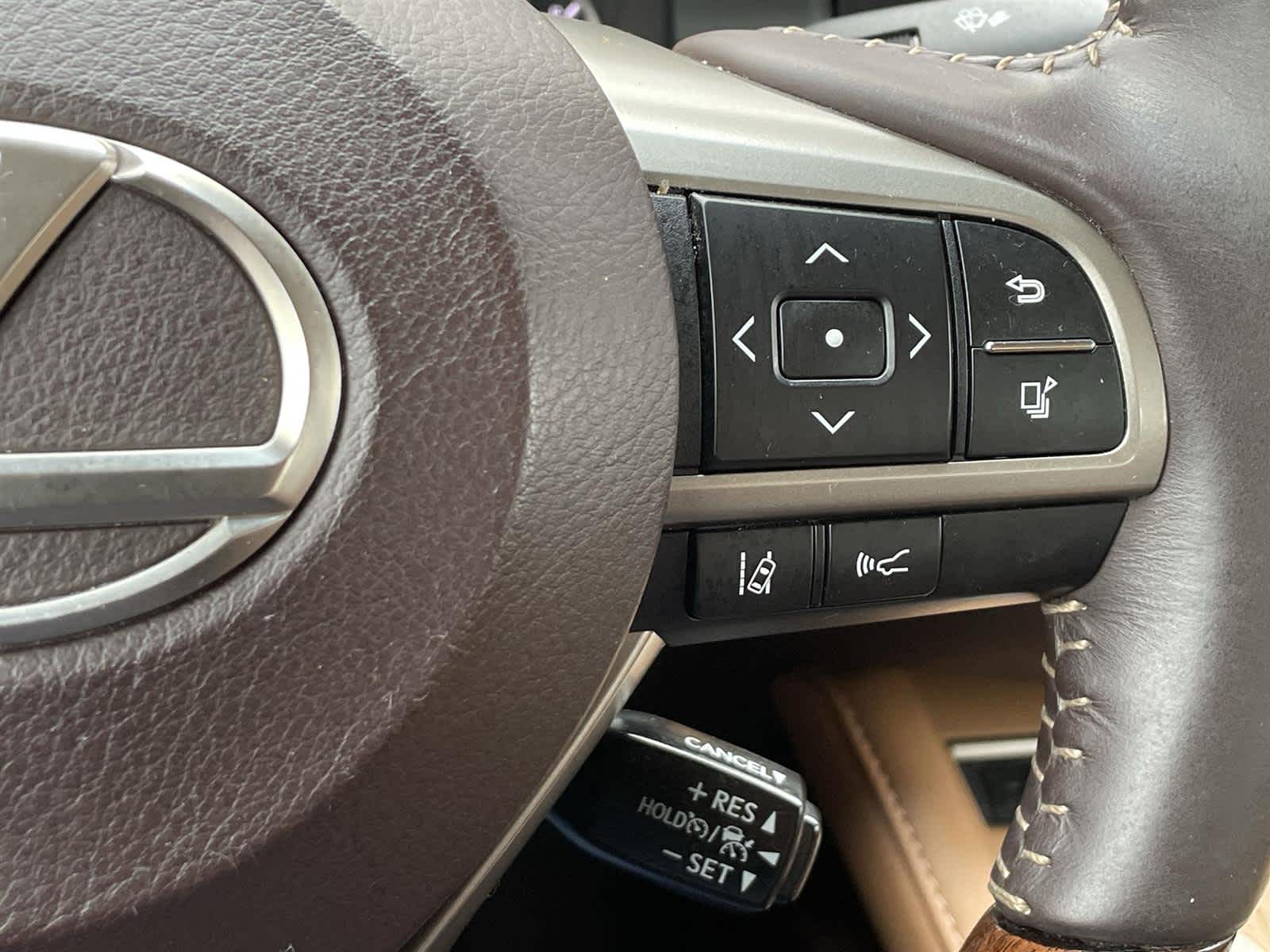 Thumbnail: 2017 Lexus ES - 29