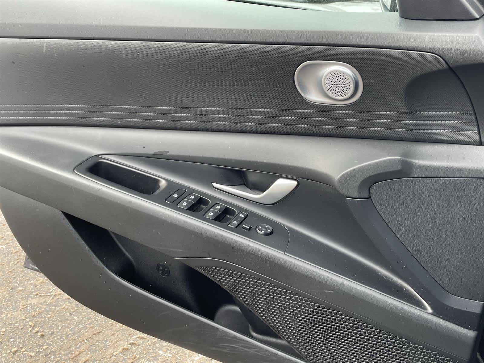 Thumbnail: 2023 Hyundai Elantra - 24