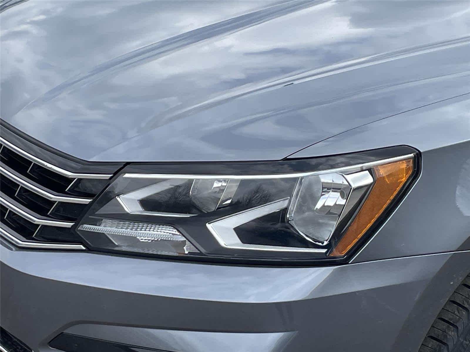 Thumbnail: 2017 Volkswagen Passat - 9