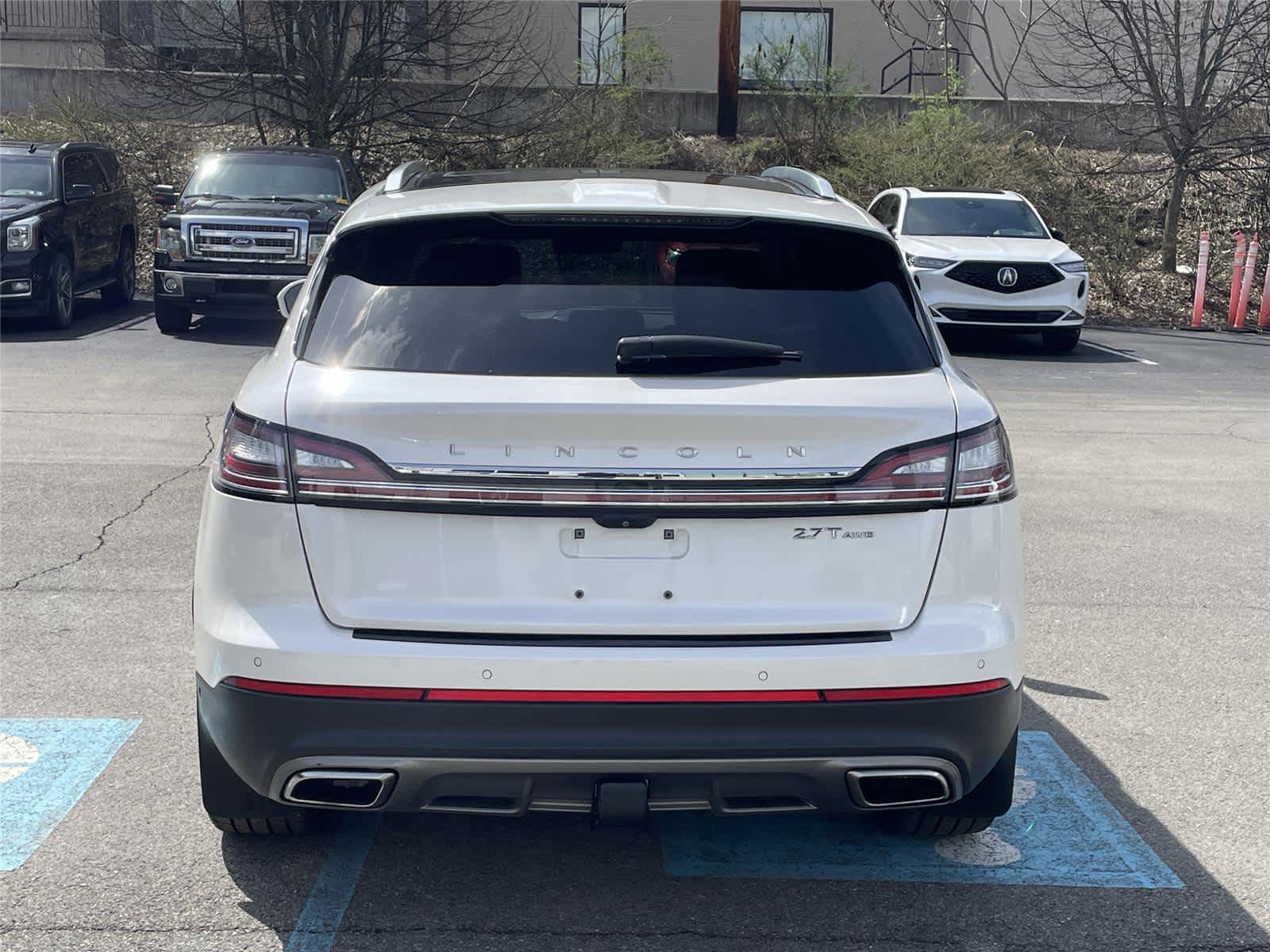 Thumbnail: 2019 Lincoln Nautilus - 4