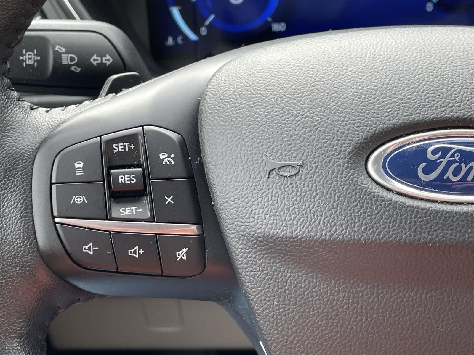 2020 Ford Escape Titanium 27
