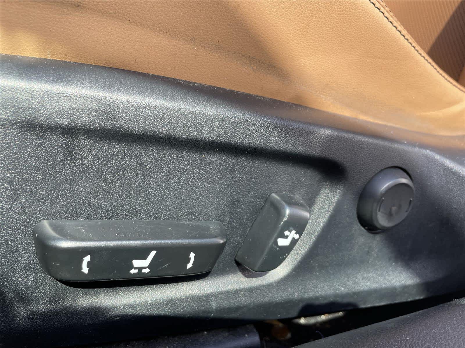 Thumbnail: 2017 Lexus IS - 12