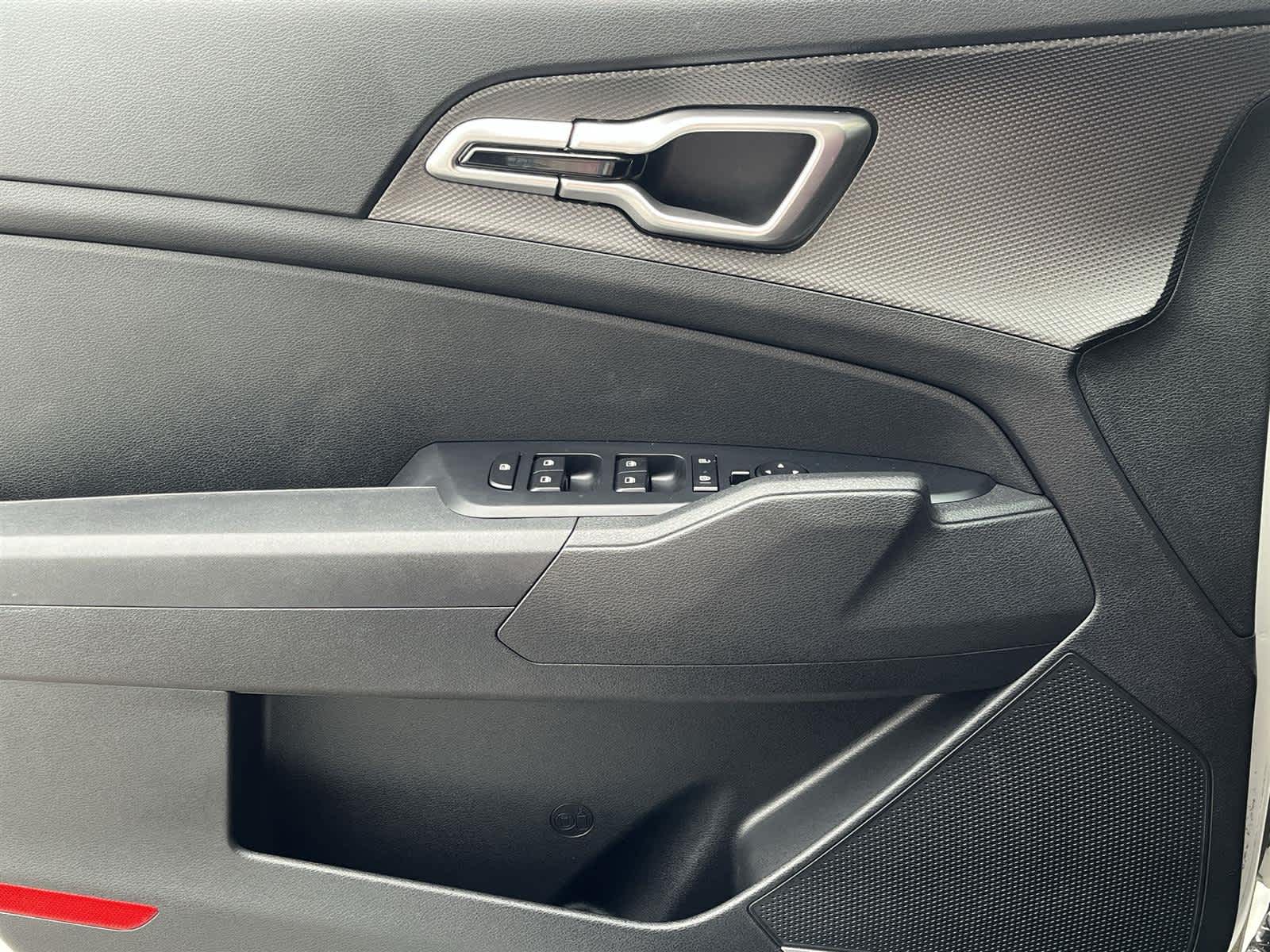 Thumbnail: 2023 Kia Sportage - 24