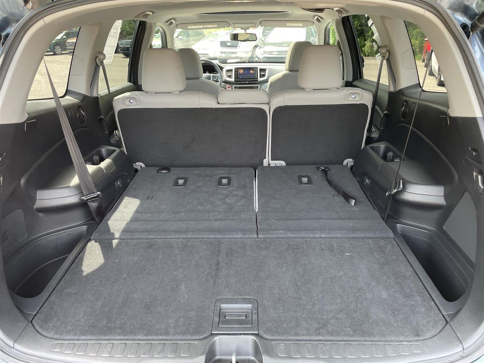 Thumbnail: 2018 Honda Pilot - 17
