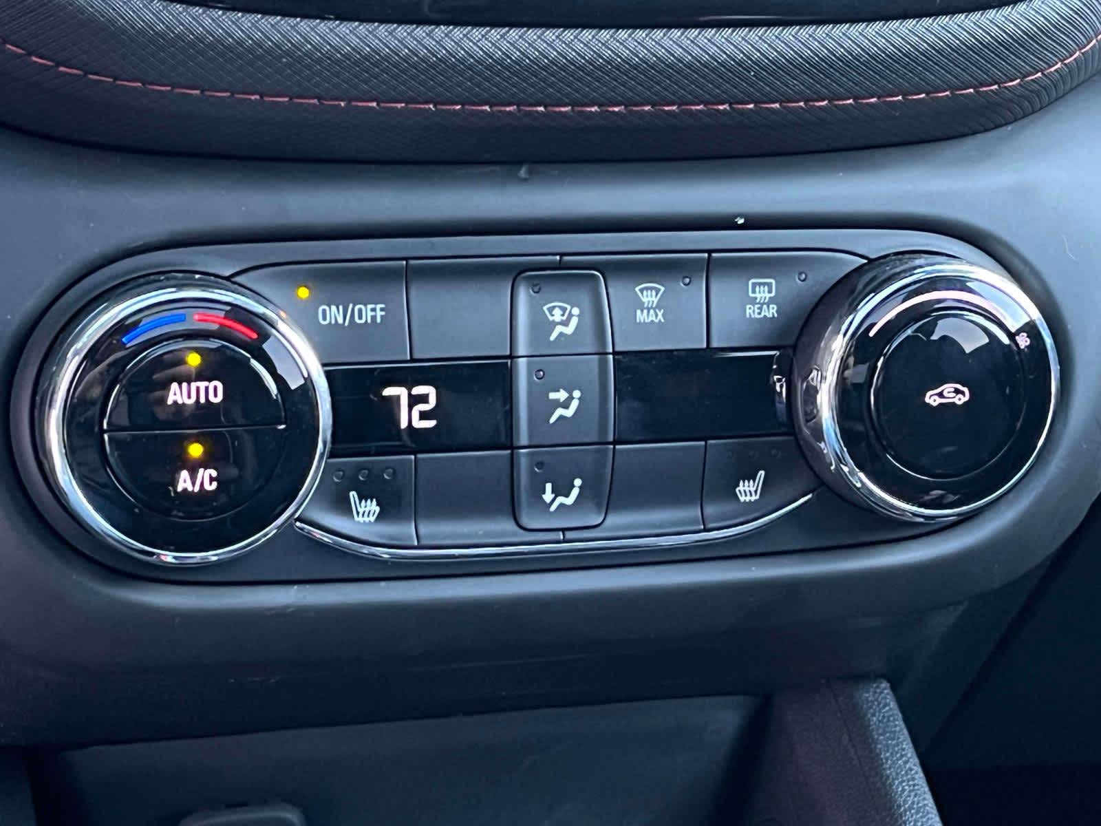 Thumbnail: 2022 Chevrolet TrailBlazer - 14