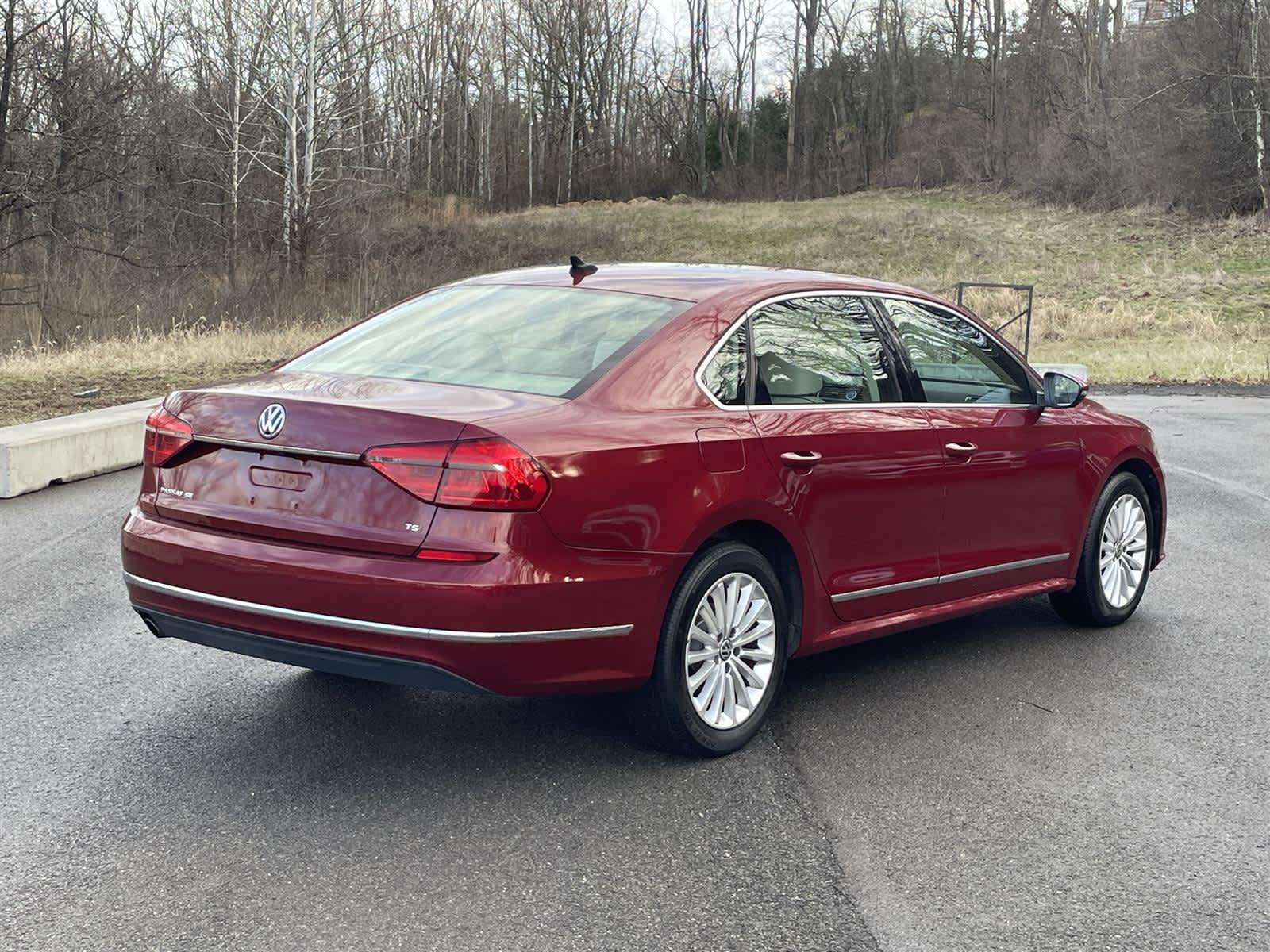 Thumbnail: 2016 Volkswagen Passat - 5