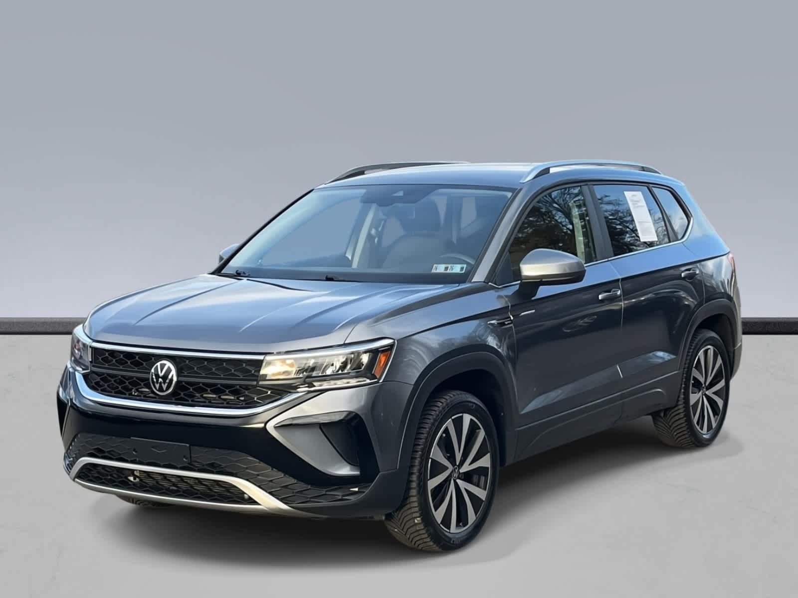 Thumbnail: 2022 Volkswagen Taos - 1