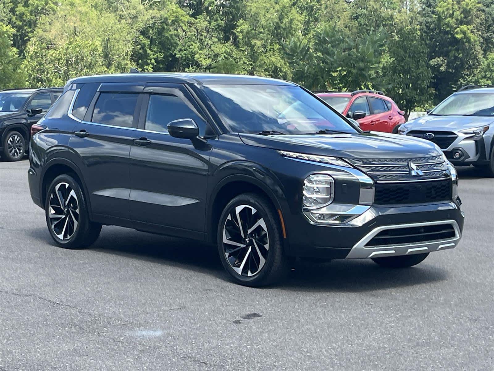 Thumbnail: 2024 Mitsubishi Outlander - 7