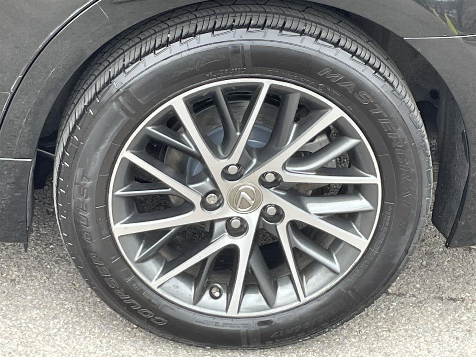 Thumbnail: 2017 Lexus ES - 11