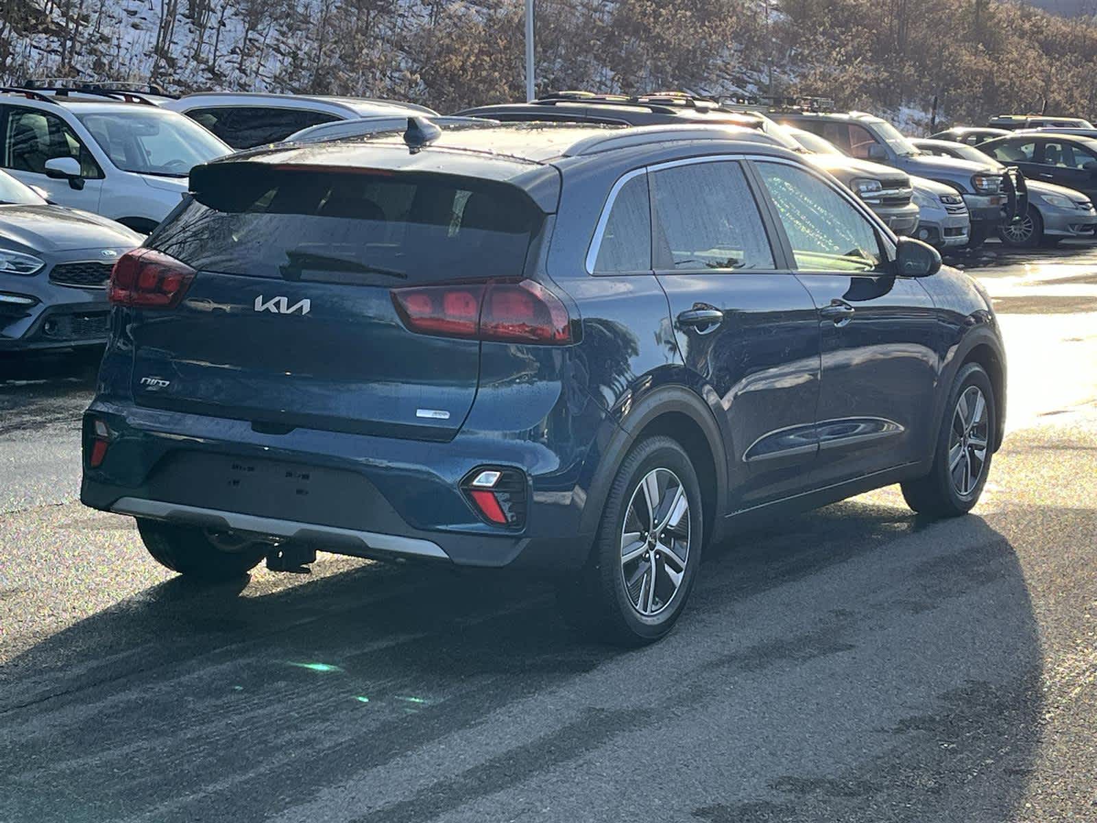 Thumbnail: 2022 Kia Niro - 5