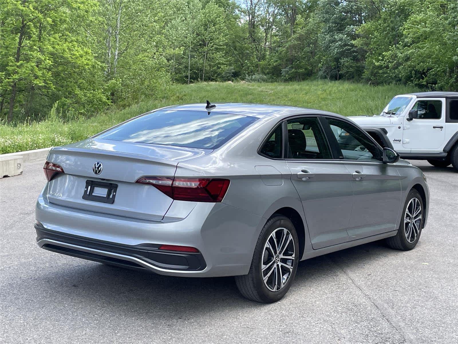 Thumbnail: 2024 Volkswagen Jetta - 5