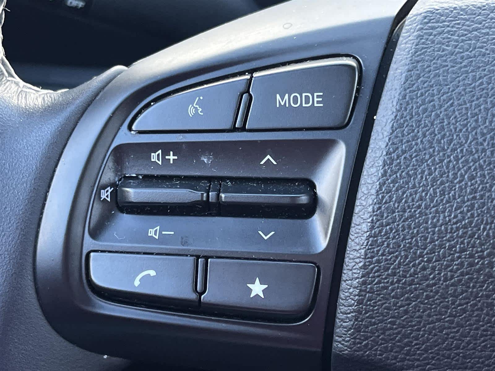 Thumbnail: 2023 Hyundai Venue - 26