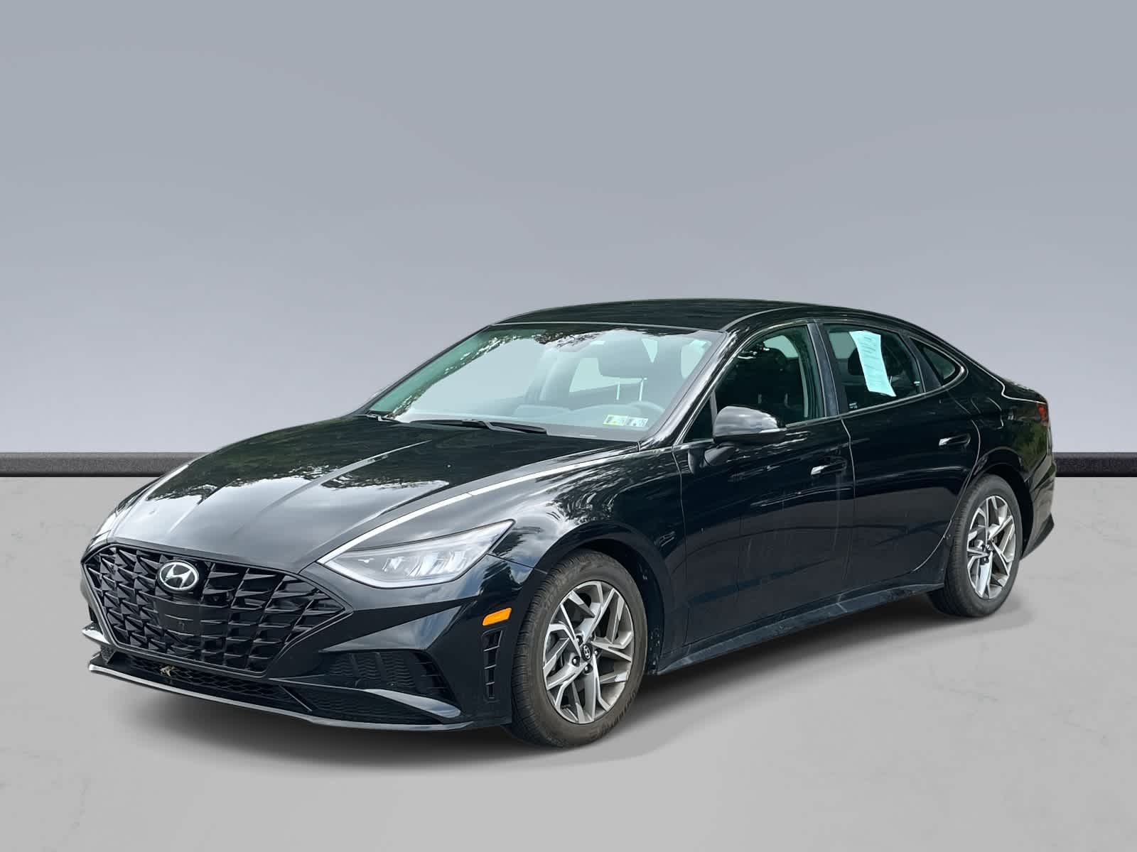 Thumbnail: 2022 Hyundai Sonata - 1