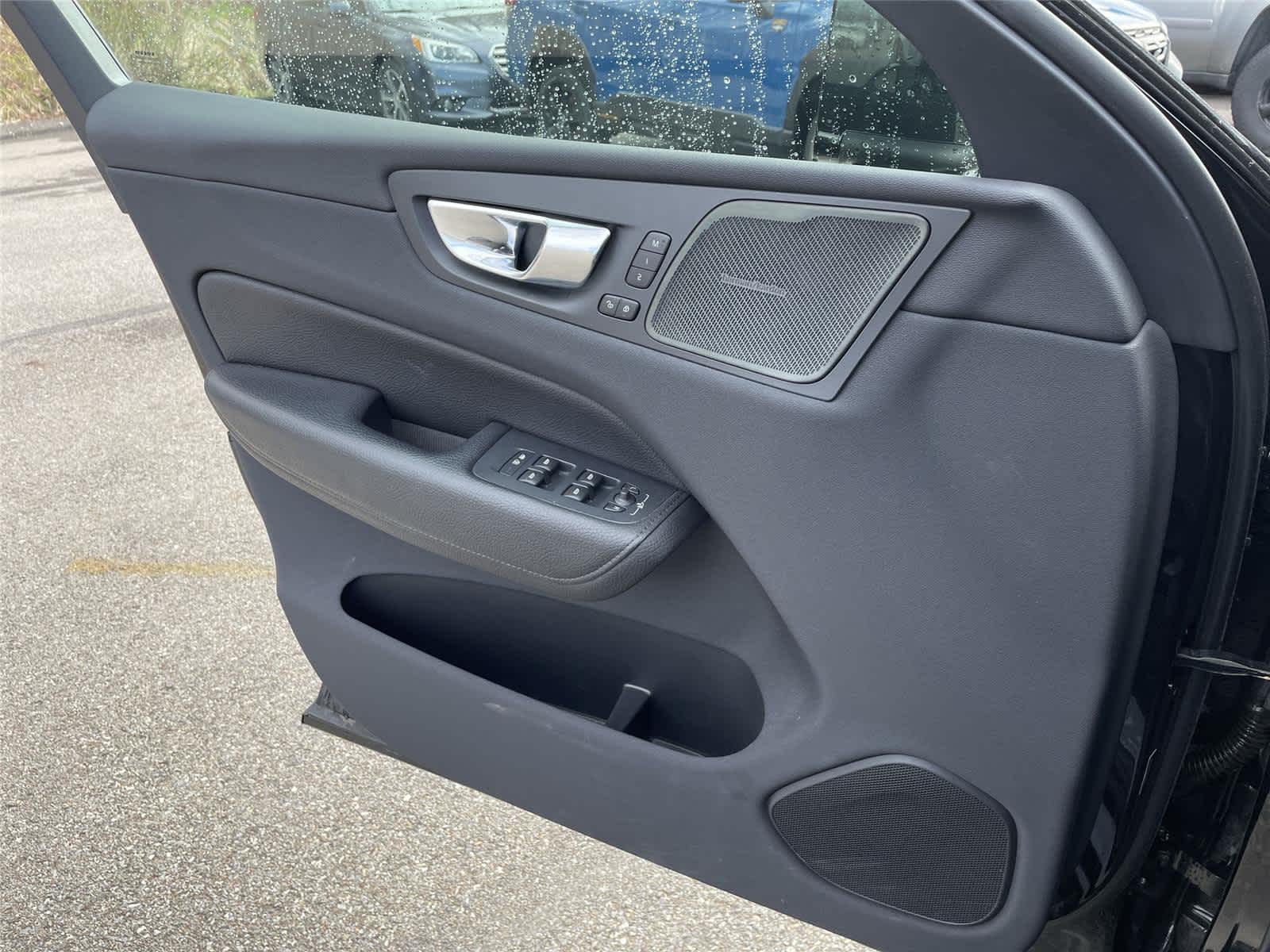 Thumbnail: 2019 Volvo XC60 - 19