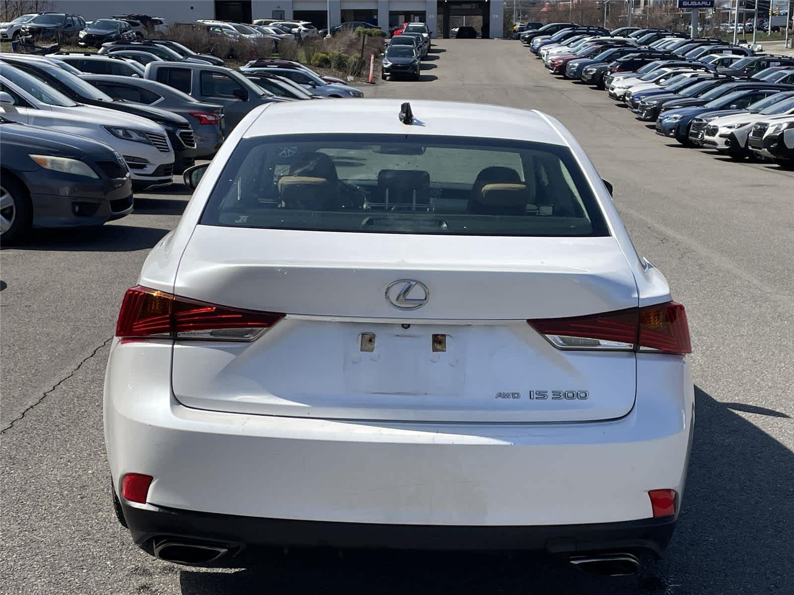 Thumbnail: 2017 Lexus IS - 4