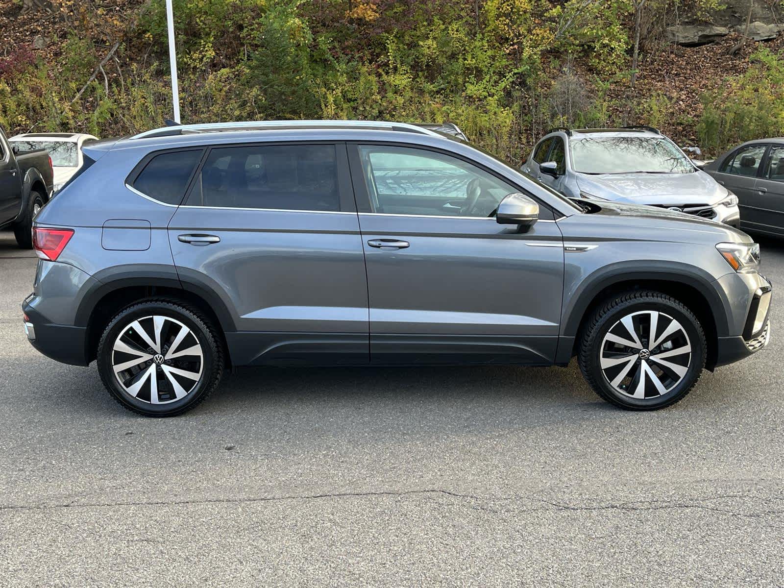 Thumbnail: 2022 Volkswagen Taos - 6