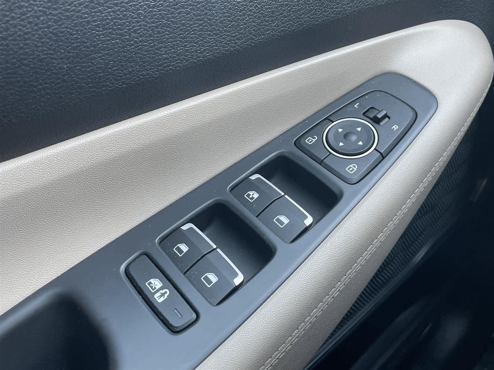 Thumbnail: 2023 Hyundai Santa Fe - 25