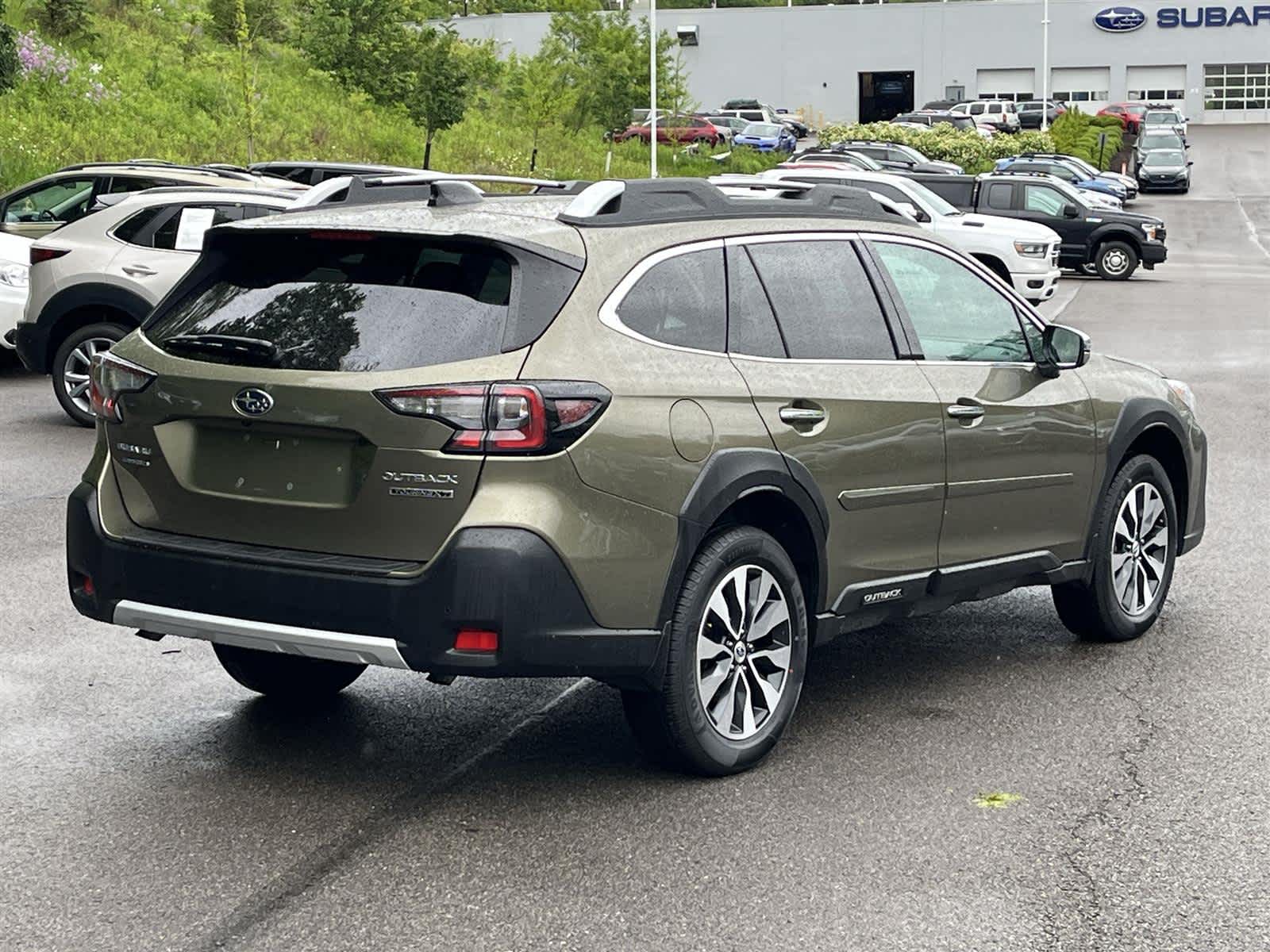 2023 Subaru Outback Touring 5