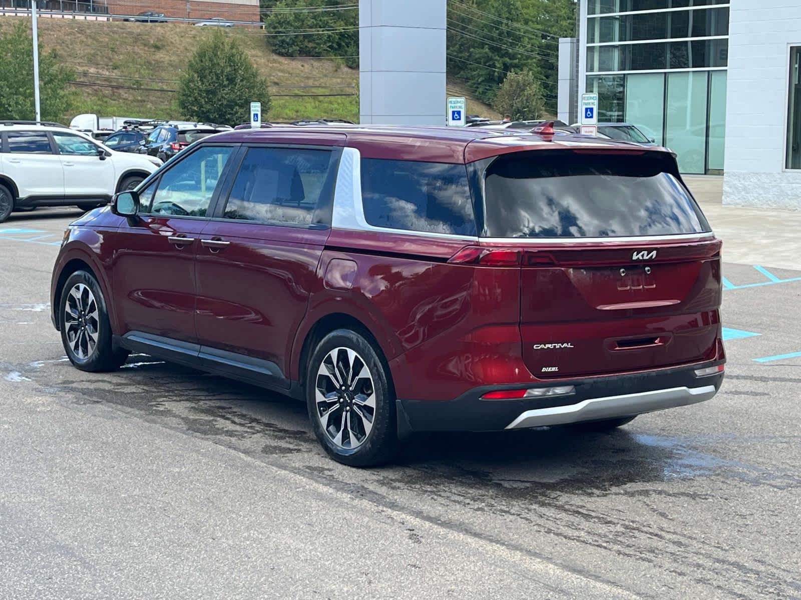 Thumbnail: 2024 Kia Carnival - 3