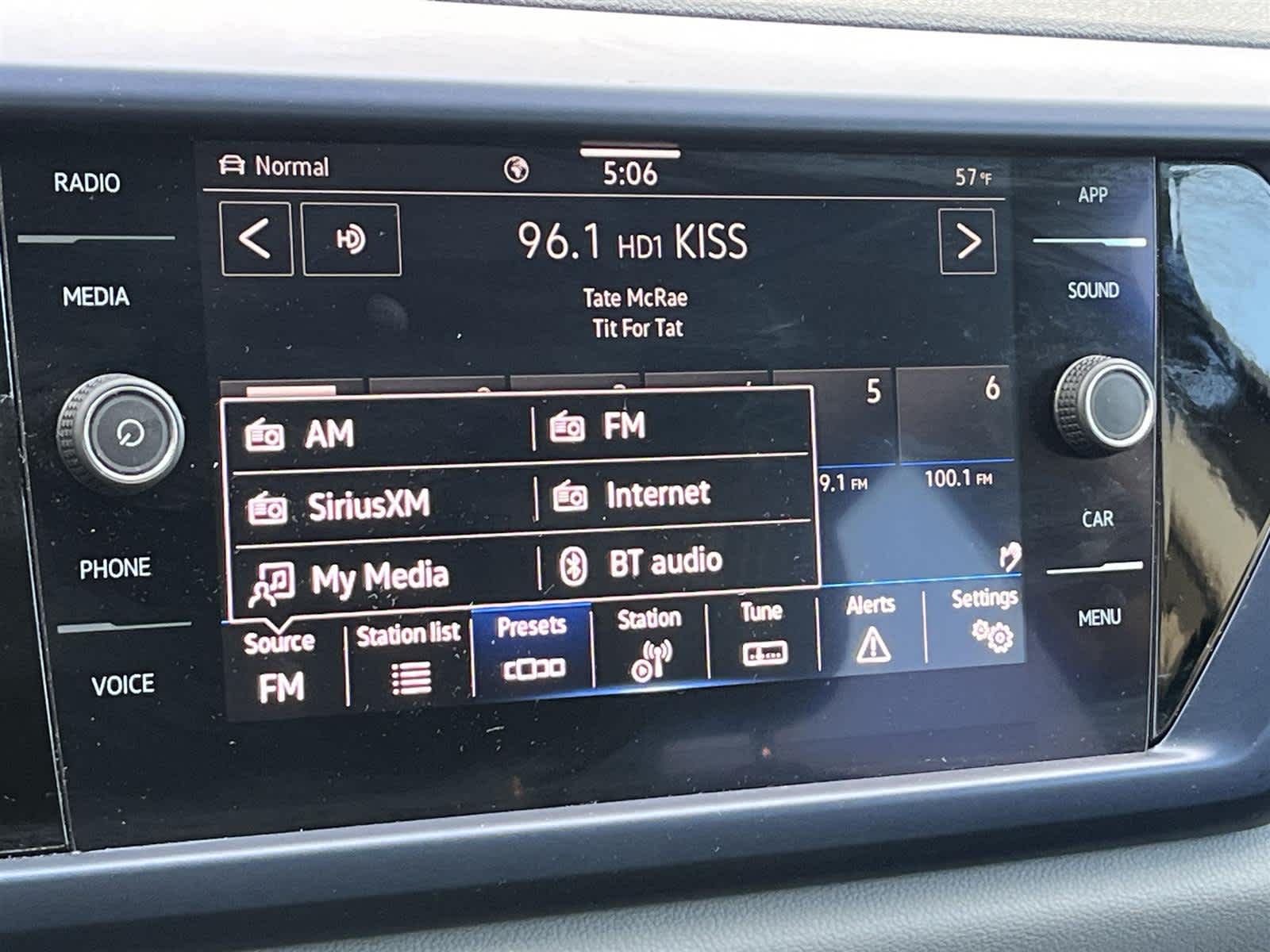 Thumbnail: 2022 Volkswagen Taos - 18