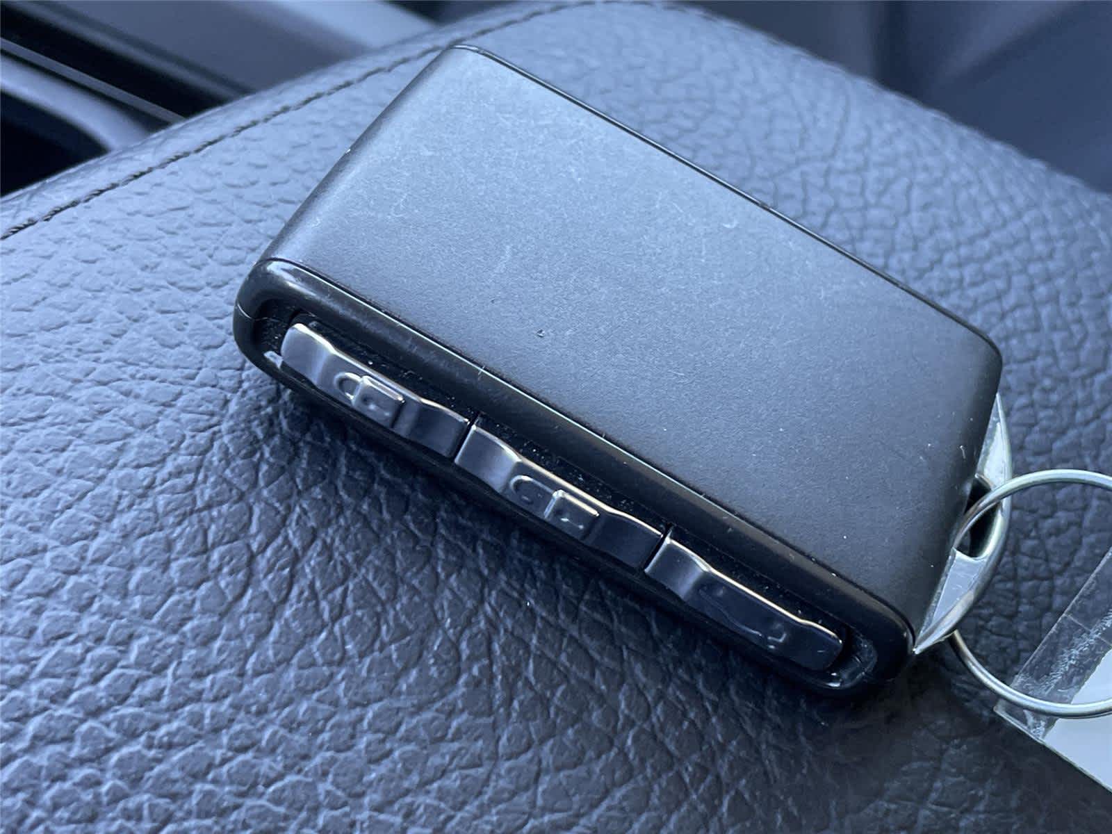 Thumbnail: 2019 Volvo XC60 - 32