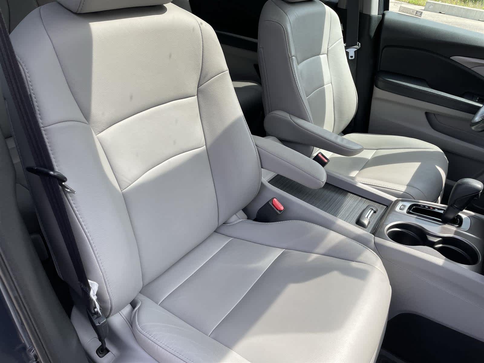 Thumbnail: 2018 Honda Pilot - 19