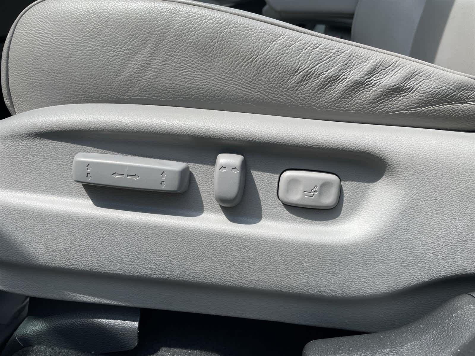 Thumbnail: 2018 Honda Pilot - 13