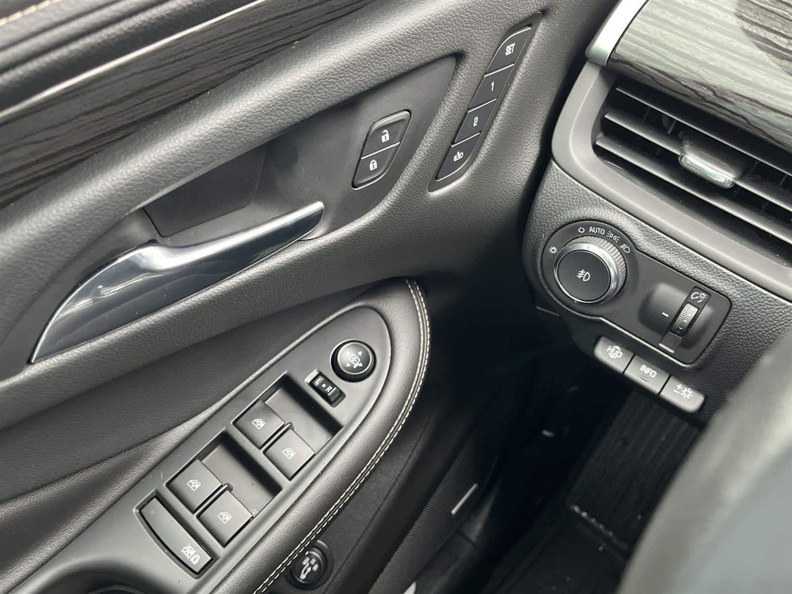 Thumbnail: 2018 Buick Envision - 27