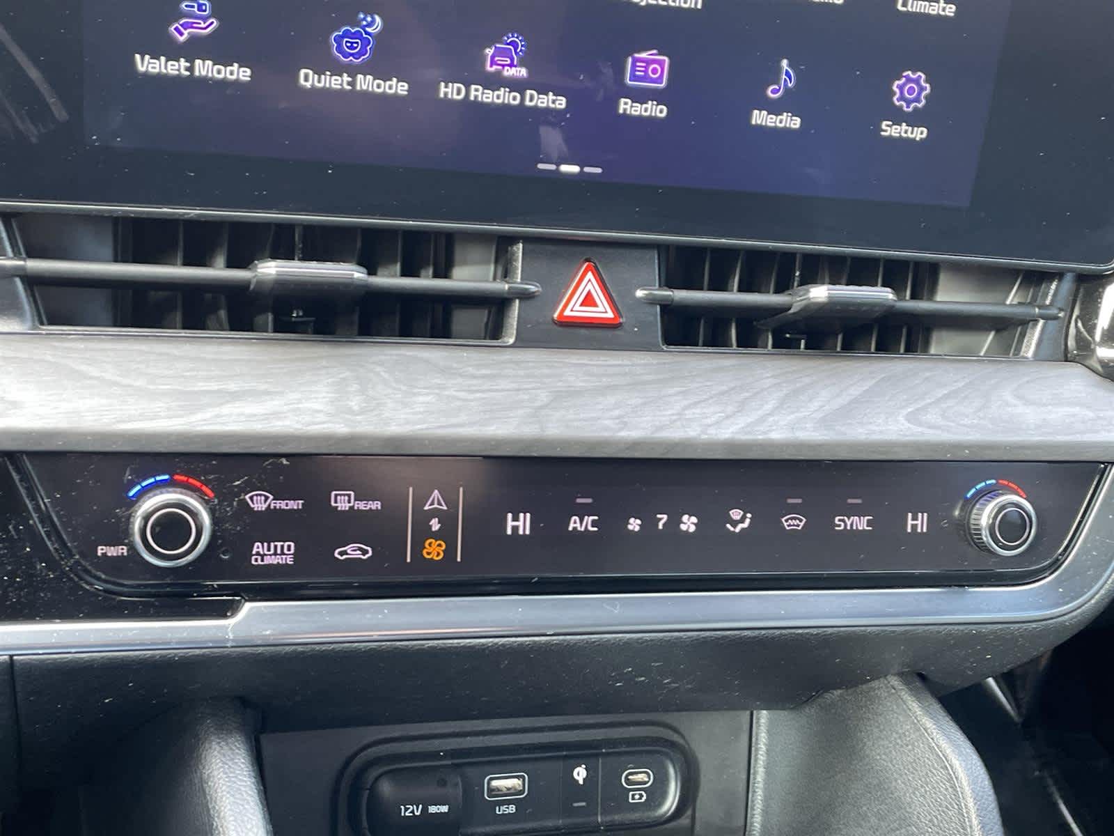 Thumbnail: 2023 Kia Sportage - 24