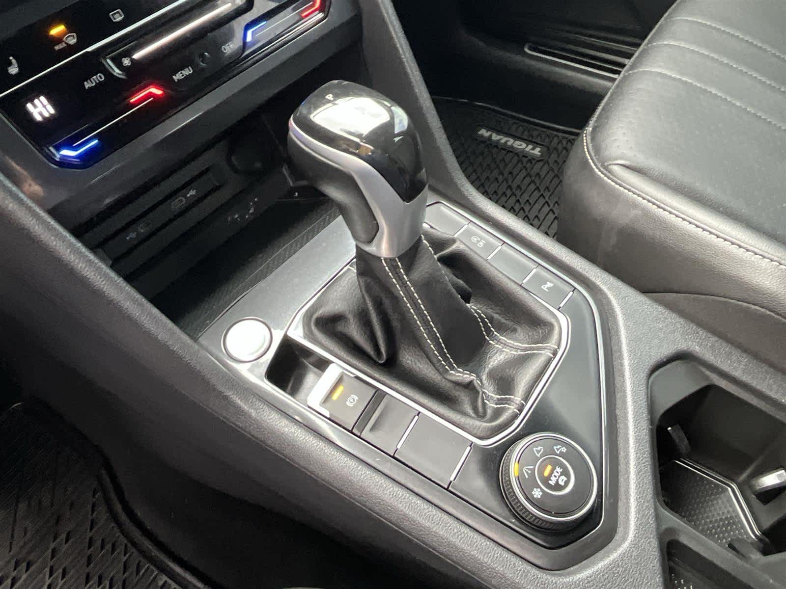 Thumbnail: 2022 Volkswagen Tiguan - 24