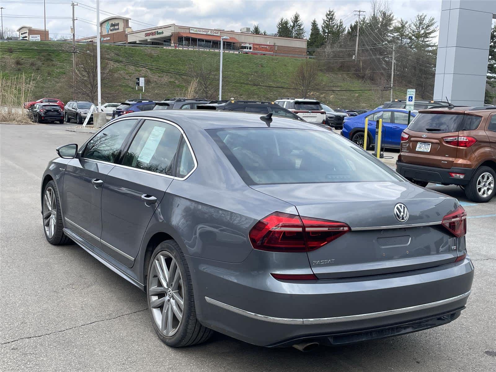 Thumbnail: 2017 Volkswagen Passat - 3