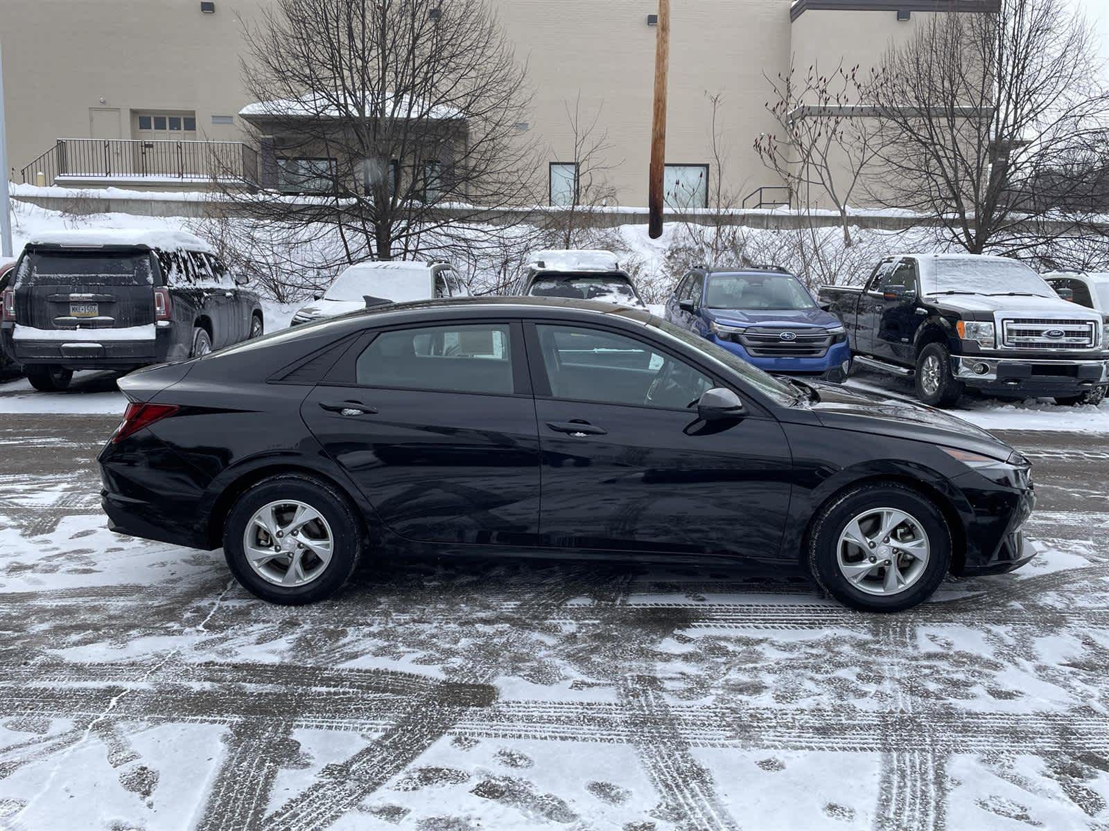 Thumbnail: 2023 Hyundai Elantra - 6