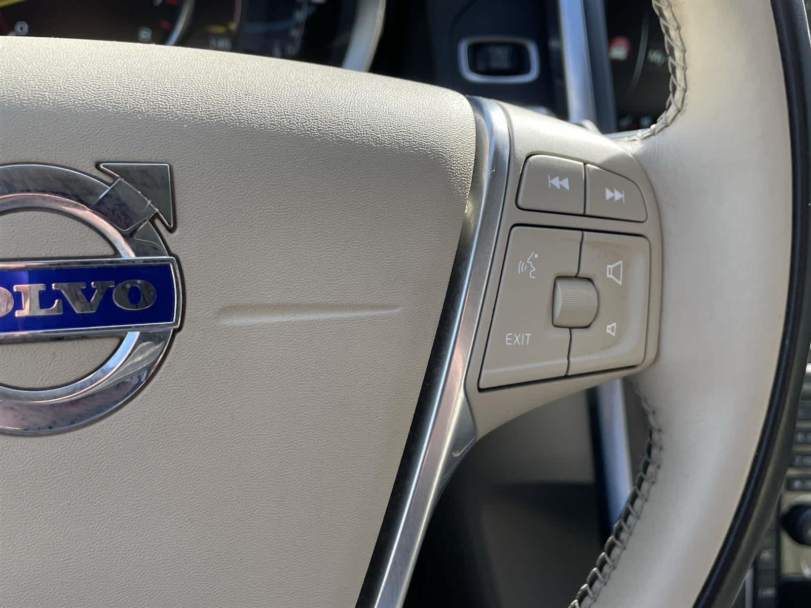 Thumbnail: 2016 Volvo XC60 - 29